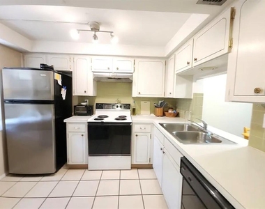4240 Sheldon Place - Photo Thumbnail 4