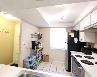 4240 Sheldon Place - Photo Thumbnail 5
