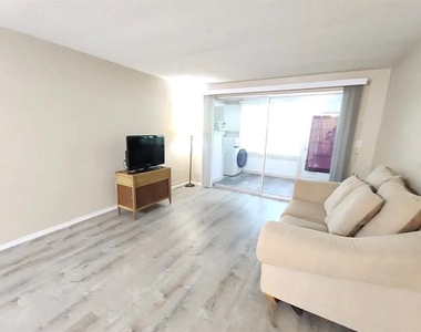 4240 Sheldon Place - Photo Thumbnail 6