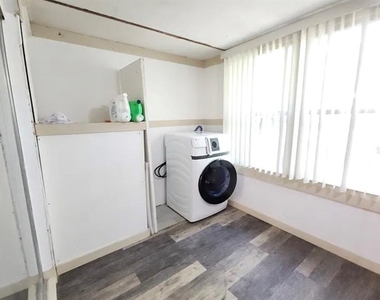 4240 Sheldon Place - Photo Thumbnail 16