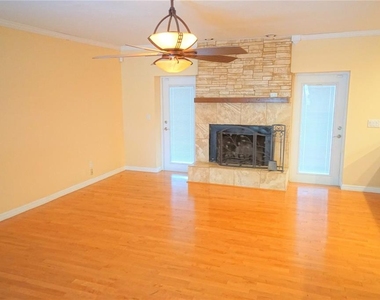 15903 Dover Cliffe Drive - Photo Thumbnail 4