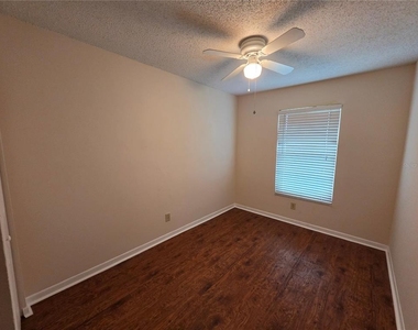 5202 Sunridge Palms Drive - Photo Thumbnail 24