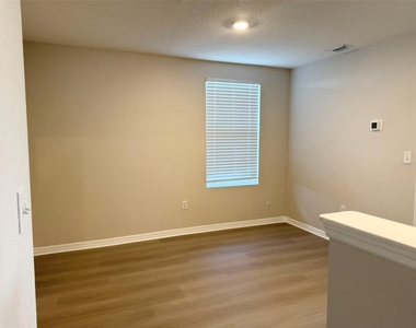 12131 White Cypress Place - Photo Thumbnail 10