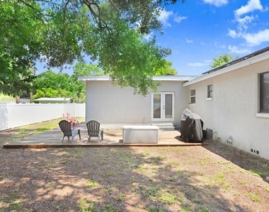 4415 W Bay Villa Avenue - Photo Thumbnail 18