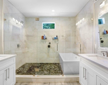 4415 W Bay Villa Avenue - Photo Thumbnail 11