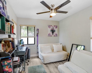 4415 W Bay Villa Avenue - Photo Thumbnail 14