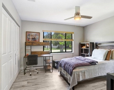 4415 W Bay Villa Avenue - Photo Thumbnail 13