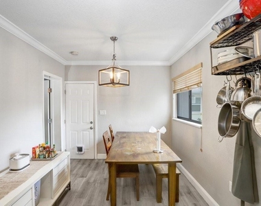 4415 W Bay Villa Avenue - Photo Thumbnail 7