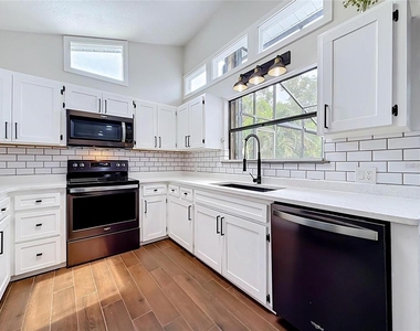 12756 Poinsettia Avenue - Photo Thumbnail 7