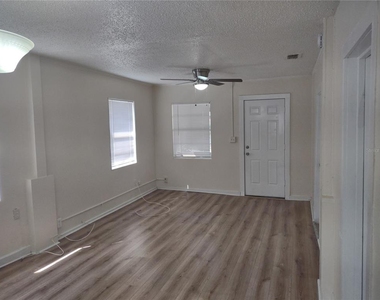 1407 Monroe Avenue - Photo Thumbnail 4