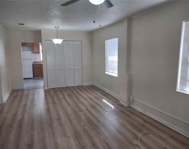 1407 Monroe Avenue - Photo Thumbnail 3
