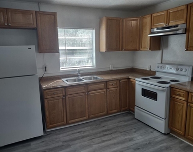 1407 Monroe Avenue - Photo Thumbnail 2