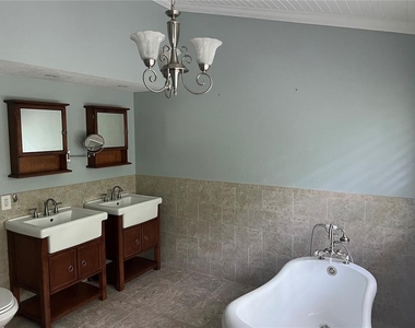 8015 Sycamore Drive - Photo Thumbnail 10