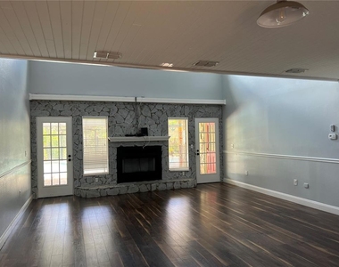 8015 Sycamore Drive - Photo Thumbnail 4