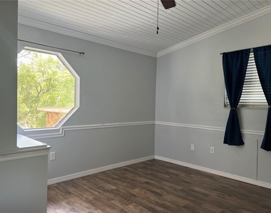8015 Sycamore Drive - Photo Thumbnail 19