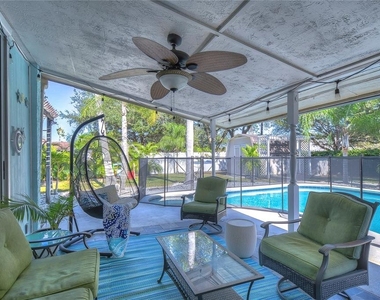 9502 Sunnyoak Drive - Photo Thumbnail 18