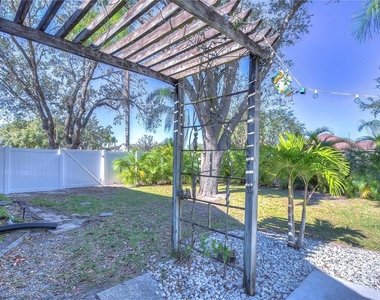9502 Sunnyoak Drive - Photo Thumbnail 41