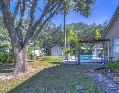 9502 Sunnyoak Drive - Photo Thumbnail 25