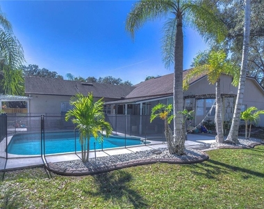 9502 Sunnyoak Drive - Photo Thumbnail 32
