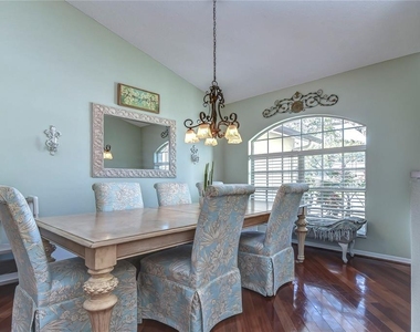 9502 Sunnyoak Drive - Photo Thumbnail 3