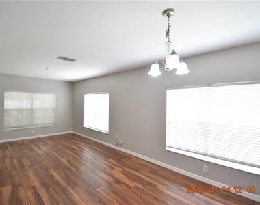 11405 Flora Springs Drive - Photo Thumbnail 5