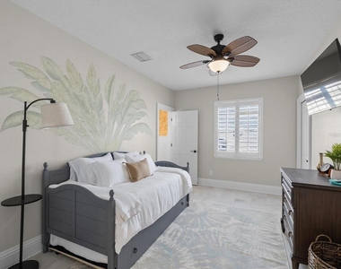 1828 Venetian Point Drive - Photo Thumbnail 33