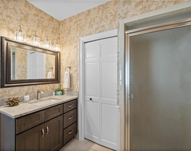 1828 Venetian Point Drive - Photo Thumbnail 34