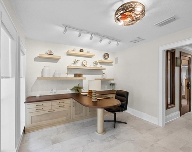 1828 Venetian Point Drive - Photo Thumbnail 22