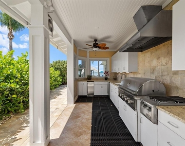 1828 Venetian Point Drive - Photo Thumbnail 11