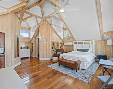 1828 Venetian Point Drive - Photo Thumbnail 51