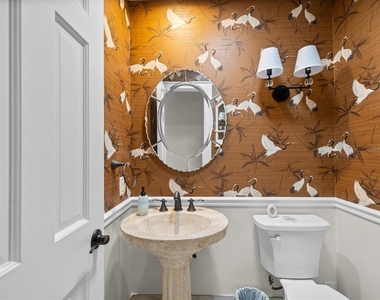 1828 Venetian Point Drive - Photo Thumbnail 23