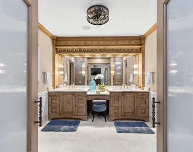 1828 Venetian Point Drive - Photo Thumbnail 26