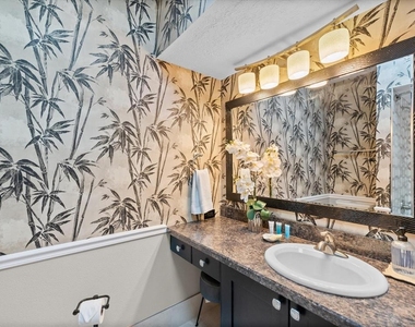 1828 Venetian Point Drive - Photo Thumbnail 31