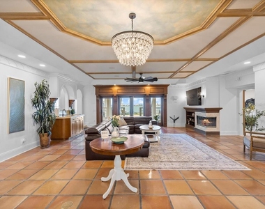 1828 Venetian Point Drive - Photo Thumbnail 14