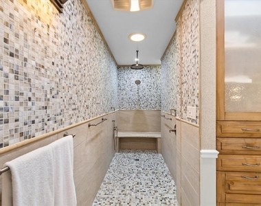 1828 Venetian Point Drive - Photo Thumbnail 28