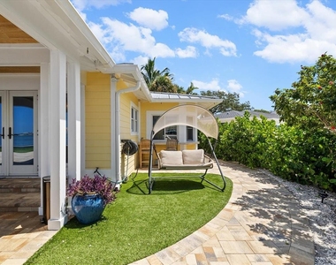 1828 Venetian Point Drive - Photo Thumbnail 8