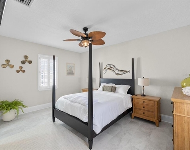1828 Venetian Point Drive - Photo Thumbnail 30