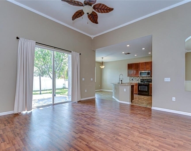 6716 Bluff Meadow Court - Photo Thumbnail 16