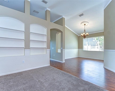 6716 Bluff Meadow Court - Photo Thumbnail 12
