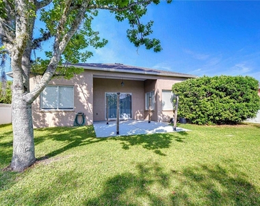 6716 Bluff Meadow Court - Photo Thumbnail 3