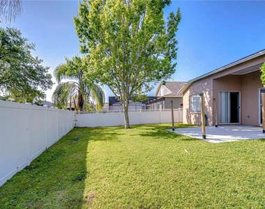 6716 Bluff Meadow Court - Photo Thumbnail 4