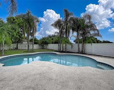 743 Stillview Circle - Photo Thumbnail 28