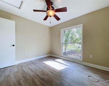 743 Stillview Circle - Photo Thumbnail 13