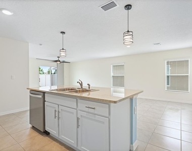16555 Mosaic Oar Drive - Photo Thumbnail 8
