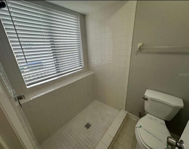1746 Meredith Avenue - Photo Thumbnail 8