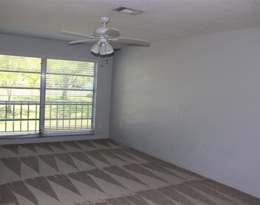 2700 Bayshore Boulevard - Photo Thumbnail 4