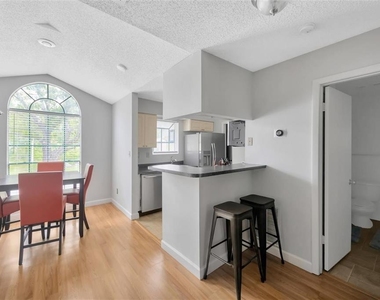 8647 Mallard Reserve Drive - Photo Thumbnail 11