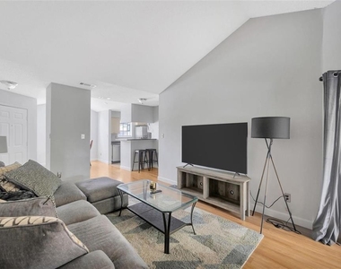 8647 Mallard Reserve Drive - Photo Thumbnail 13