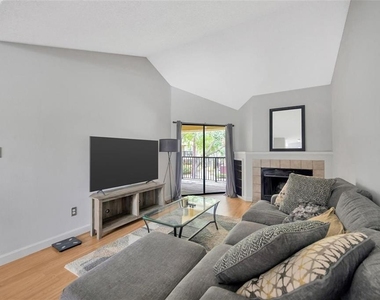8647 Mallard Reserve Drive - Photo Thumbnail 15