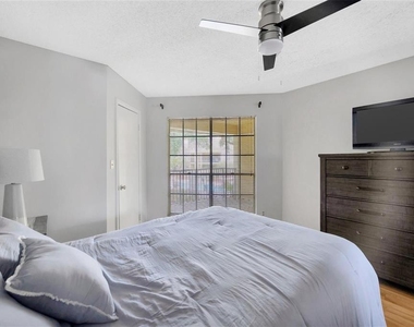 8647 Mallard Reserve Drive - Photo Thumbnail 17
